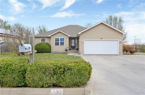 731 Tall Grass Dr, Junction City, KS, 66441-9017 | Card Image