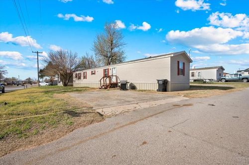 220 N Vernon Ave, Hinton, OK, 73047-9224 | Card Image