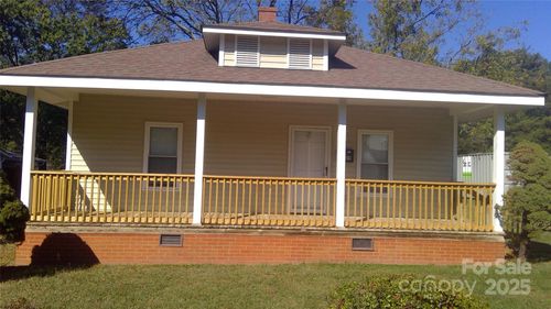 5909 Maple St, Charlotte, NC, 28269-3038 | Card Image