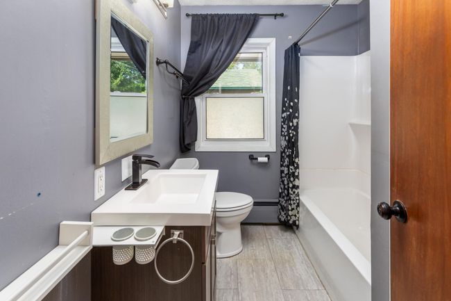 Main bathroom 1.jpg | Image 12