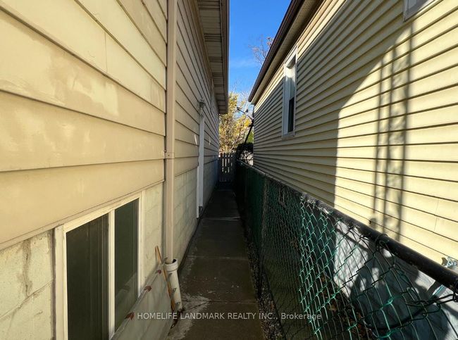 47 Martimas Ave, House other with 5 bedrooms, 2 bathrooms and 2 parking in Hamilton ON | Image 19