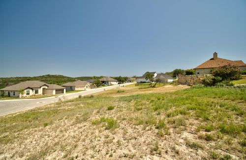83-2006 Valencia Dr N, Kerrville, TX, 78028-3963 | Card Image