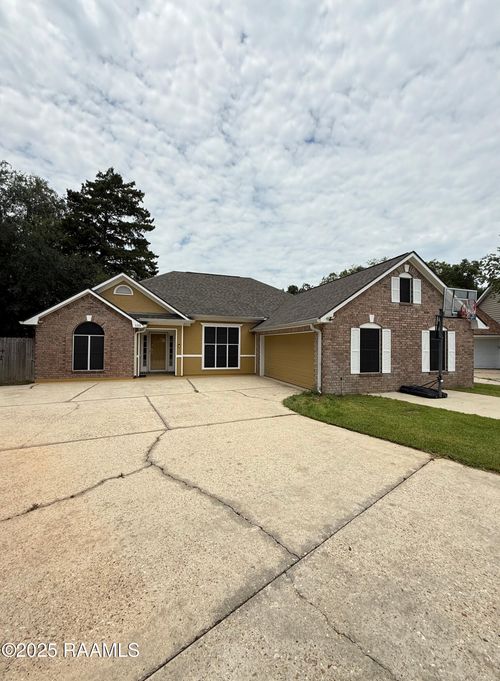 103 Chattanooga Pl, Broussard, LA, 70518-7431 | Card Image