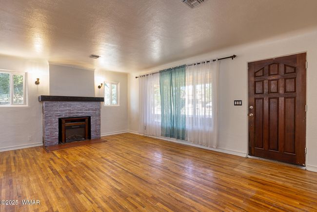 Family Room | Image 6