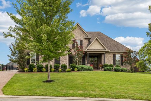 138 Circle Dr, Hendersonville, TN, 37075-4826 | Card Image