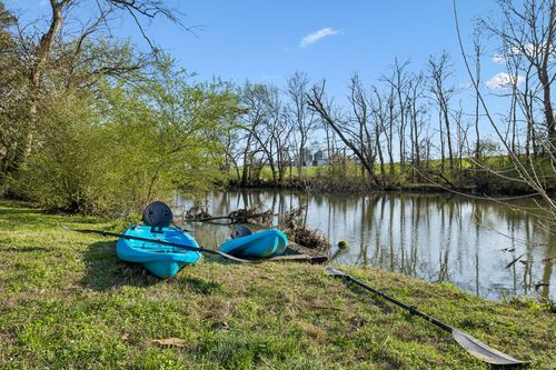 711 Warrior Dr, Murfreesboro, TN, 37128-5916 | Card Image