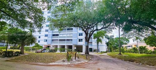 219-3301 Spanish Moss Ter, Lauderhill, FL, 33319-5001 | Card Image