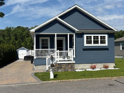 563-1661 Old Country Rd, Riverhead, NY, 11901-4445 | Card Image
