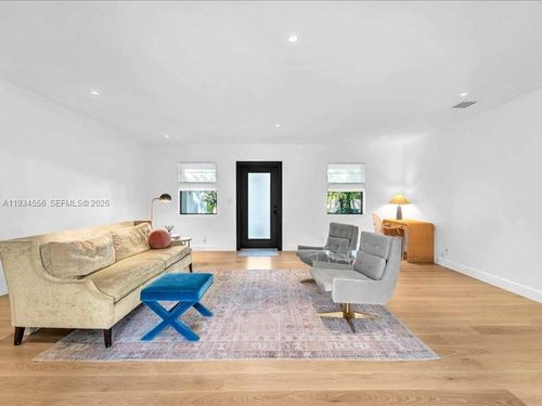 920 W 47th Ct, Miami Beach, FL, 33140-2907 | Card Image