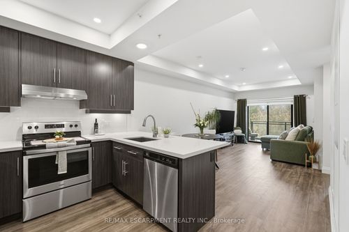 201-30 Hamilton Street S, Hamilton, ON, L8B1V8 | Card Image