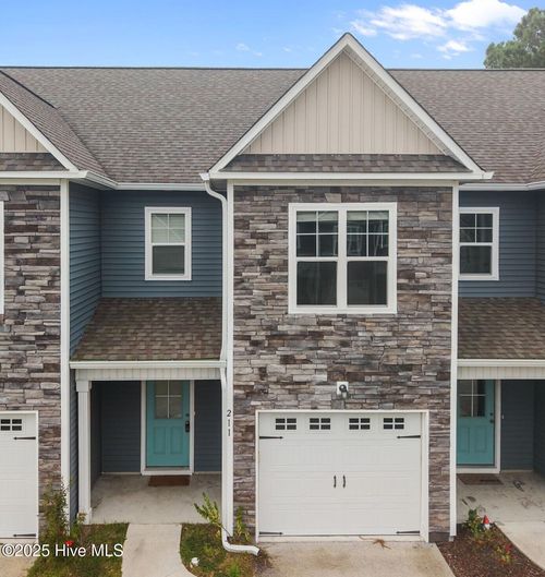 211 N Stingray Ln, Sneads Ferry, NC, 28460-6018 | Card Image