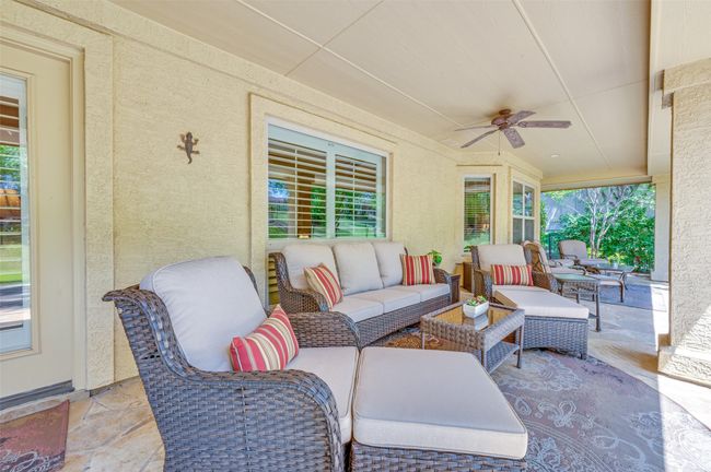 Massive covered patio | Image 36