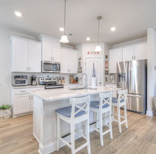 672 Taylor Bend Rd, Columbia, TN, 38401-2989 | Card Image