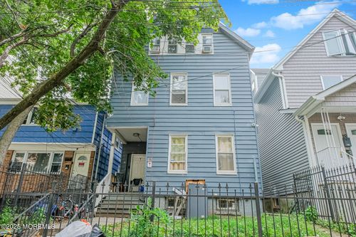 16 Alexander St, Newark, NJ, 07106-4929 | Card Image
