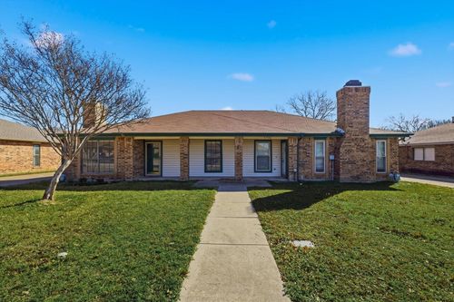 5722 Westchase Dr, North Richland Hills, TX, 76180-6136 | Card Image