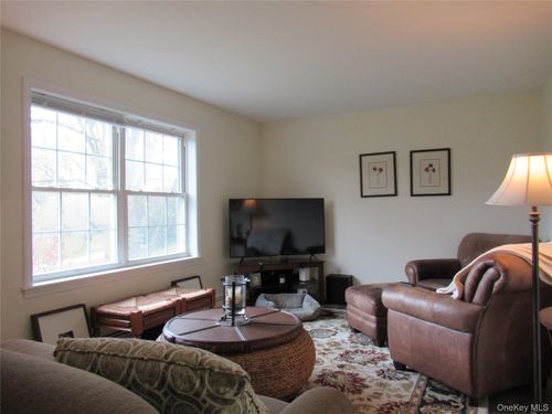 a-63 River Rd, Pawling, NY, 12564-1904 | Card Image