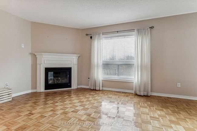 42 Queen Mary Dr, House other with 3 bedrooms, 3 bathrooms and 2 parking in Brampton ON | Image 31