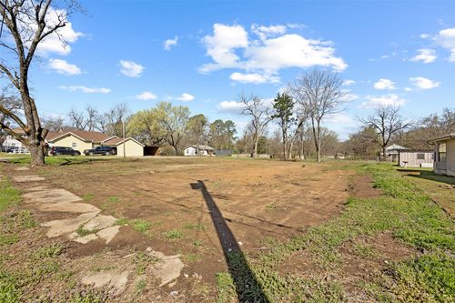 715 E Cherry St, Paris, TX, 75460-4446 | Card Image