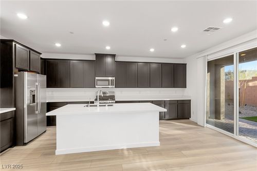 200 Viento Ridge St, Henderson, NV, 89012-4925 | Card Image