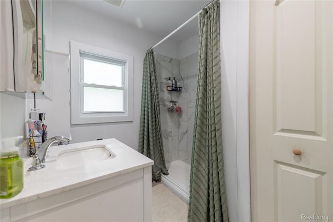 29899 East River Rd, Grosse Ile (20 of 35).jpg | Image 16