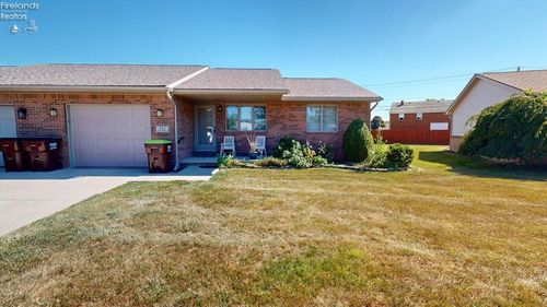 512 Woodpointe Dr, Woodville, OH, 43469-1502 | Card Image