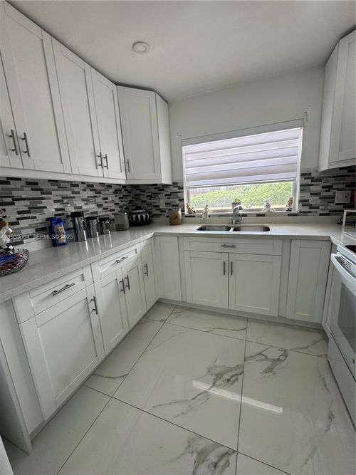 apt-304-9330 Sunrise Lakes Blvd, Sunrise, FL, 33322-2162 | Card Image