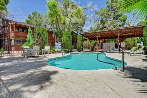 5889 Laredo St, Las Vegas, NV, 89146-5316 | Card Image