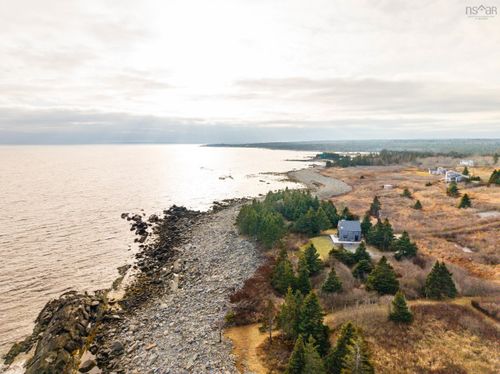 77 Sand Beach Rd, Liverpool, NS, B0T1K0 | Card Image