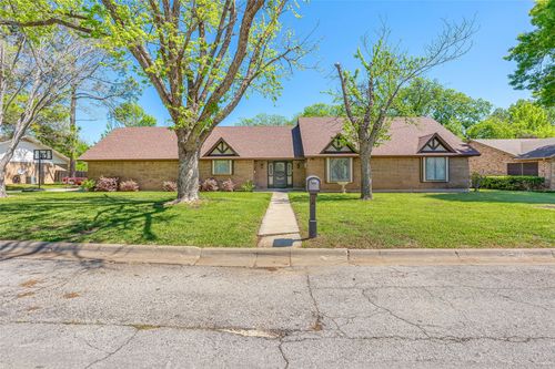 2015 Edgewood Dr, Bridgeport, TX, 76426-3317 | Card Image