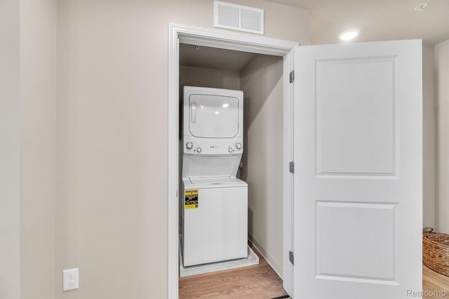 APT-201 - 1957 S Telegraph Rd, Condo with 2 bedrooms, 2 bathrooms and null parking in Bloomfield Hills MI | Image 14