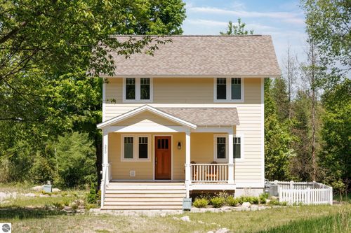 220 W Harbor Hwy, Maple City, MI, 49664-9773 | Card Image
