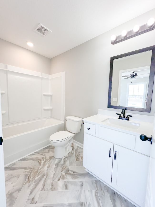 E - 2208 Eldos Trace Cir, Condo with 2 bedrooms, 3 bathrooms and 2 parking in Clarksville TN | Image 18