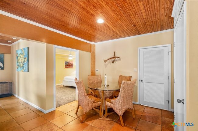2133 W Maple St, House other with 4 bedrooms, 5 bathrooms and null parking in Port O Connor TX | Image 27