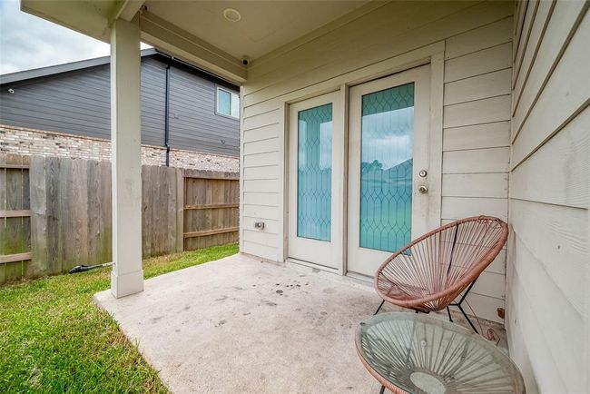 Rear Exterior | Image 44
