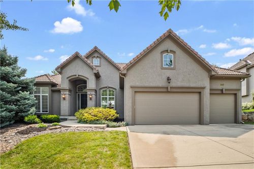 8915 Quail Ridge Lane, Lenexa, KS, 66220 | Card Image