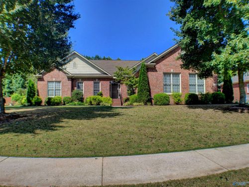 110 Alexandria Dr, Huntsville, AL, 35806-4223 | Card Image