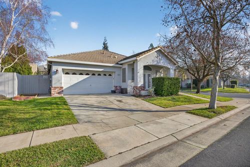 3333 Grimshaw Way, Elk Grove, CA, 95758-6410 | Card Image