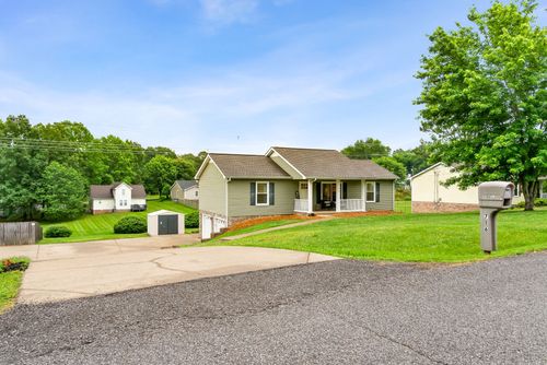 716 Ashwood Dr, Clarksville, TN, 37043-3823 | Card Image