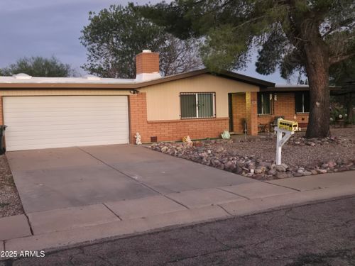 3865 Redwing Pl, Sierra Vista, AZ, 85635-3557 | Card Image