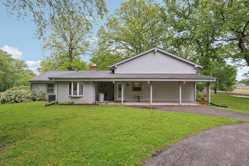 954 N Dousman Road, Summit, WI, 53066 | Card Image