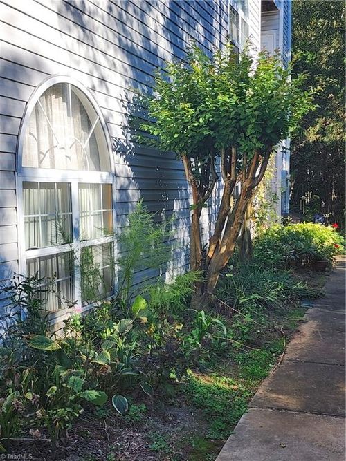 512 Rivertree Ln, Winston Salem, NC, 27103-6963 | Card Image