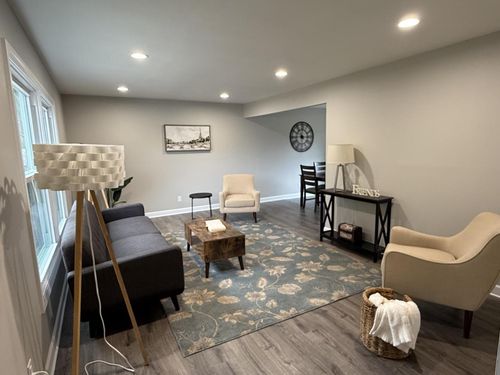 439 W Mall Road, GLENDALE, WI, 53217 | Card Image