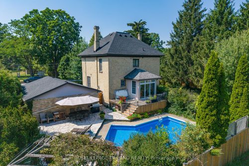 {{alt}} | Card Image