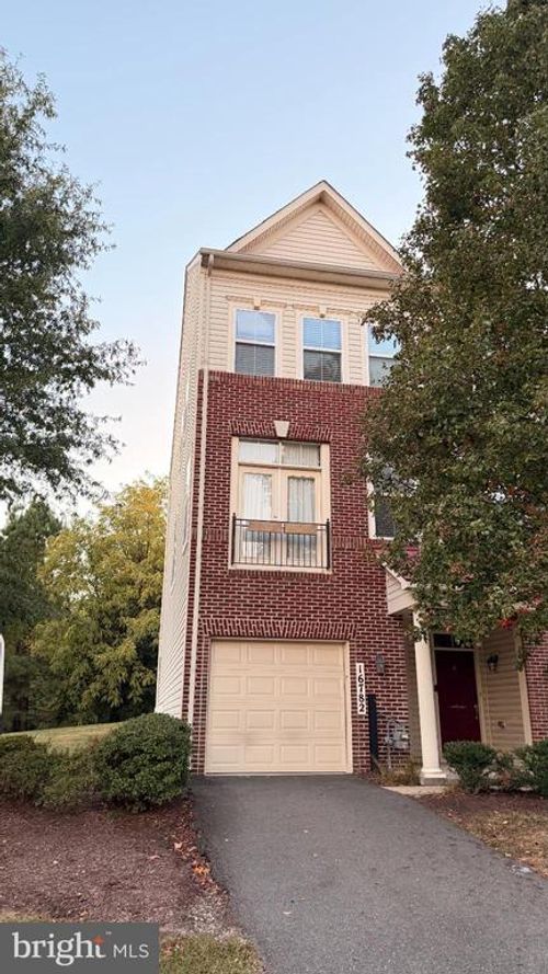 16782 Blackjack Oak Ln, Woodbridge, VA, 22191-7517 | Card Image