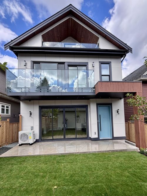 2-746 E 12th Avenue, Vancouver, BC, V5T2H9 | Card Image