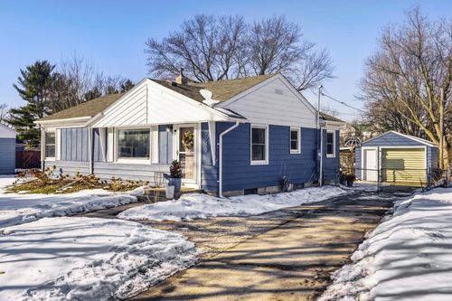 2943 Arona St, Roseville, MN, 55113-1623 | Card Image