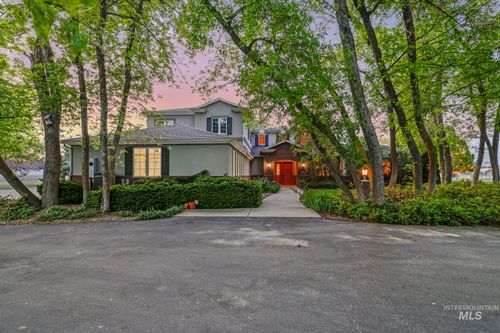 1526 Highway 26, Gooding, ID, 83330-5086 | Card Image