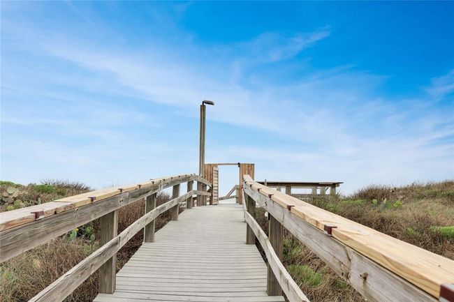 APT-122 - 5973 State Highway 361, Condo with 3 bedrooms, 2 bathrooms and 1 parking in Port Aransas TX | Image 27