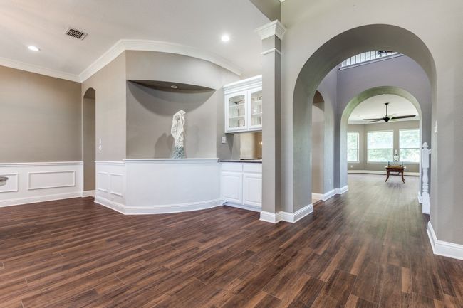 Lookin in from foyer | Image 4