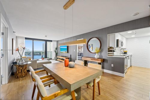 apt-1034-20505 E Country Club Dr, Aventura, FL, 33180-3438 | Card Image